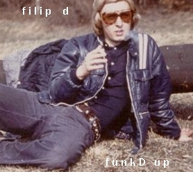 460>_1566089